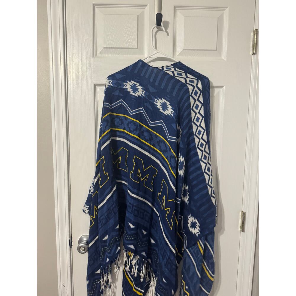 Zoozatz University of Michigan Lightweight Fringe Kimono Poncho - Picture 2 of 4